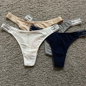NWOT 4 VS Pink Logo Thong Panties